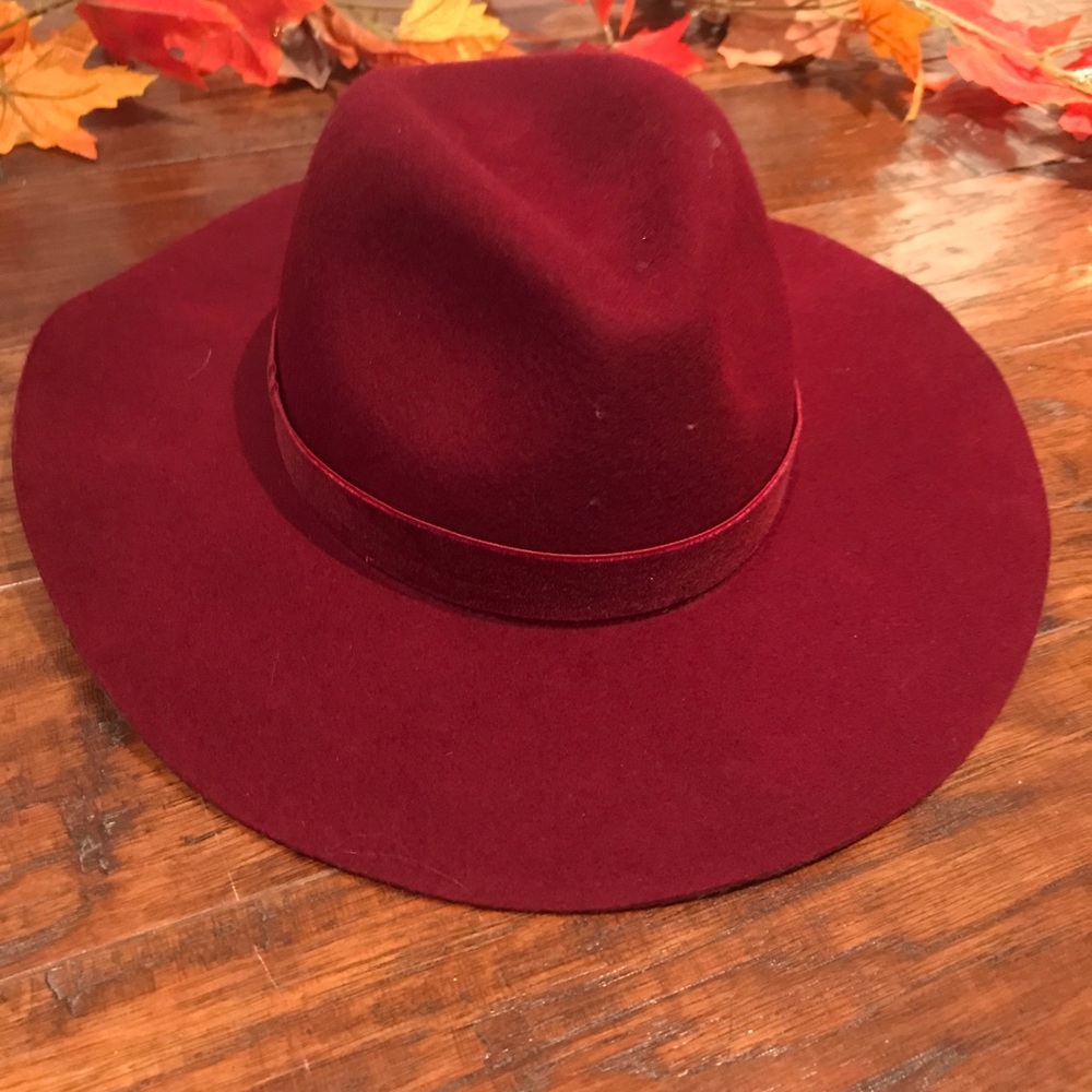 Forever 21 Burgundy Felt Fedora